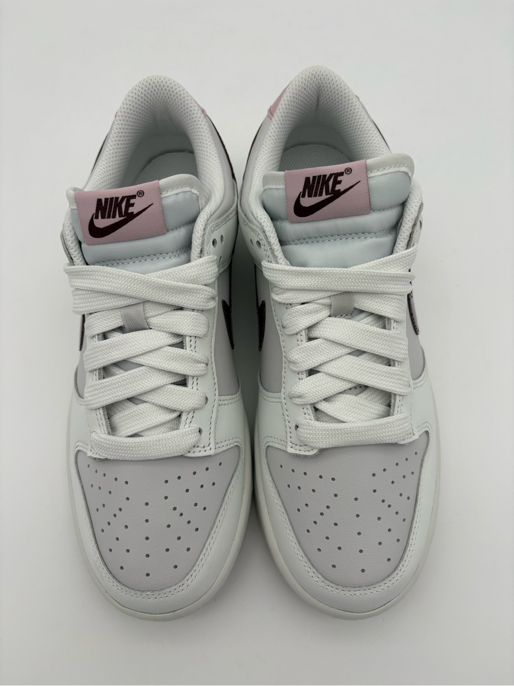Nike Women’s Dunk Low Summit White/Plum Chalk Shoes Size 7 🔥Brand New in Box🔥 - Picture 2 of 5